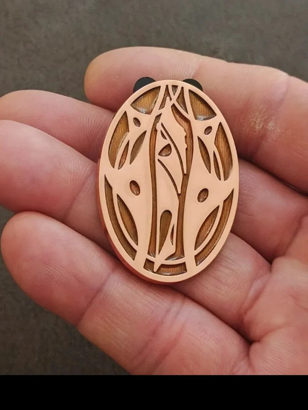 2019 Star Wars Galaxy's Edge Savi's Lightsaber Workshop Elemental Nature Pin